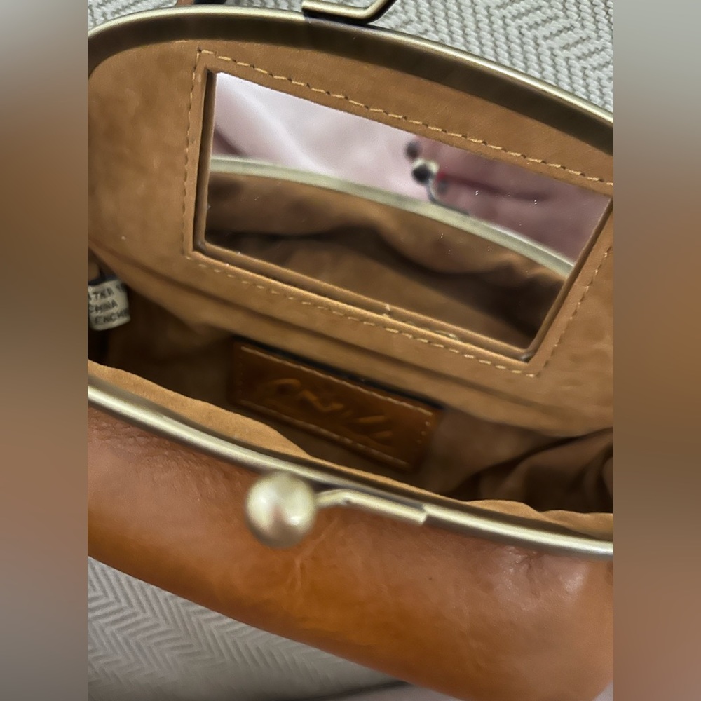 Wristlet with mirror